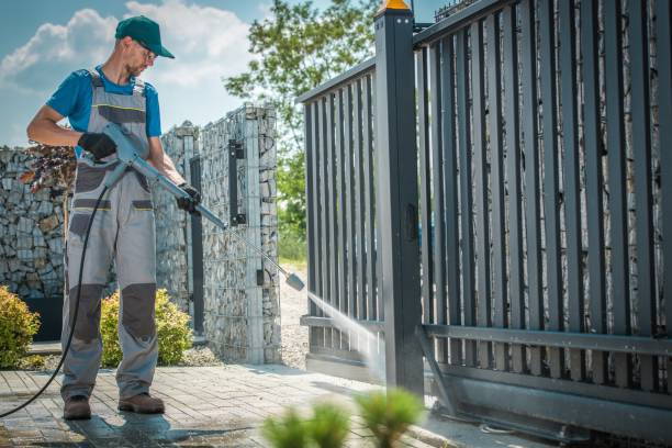 Best Pool Deck Cleaning  in Mukilteo, WA
